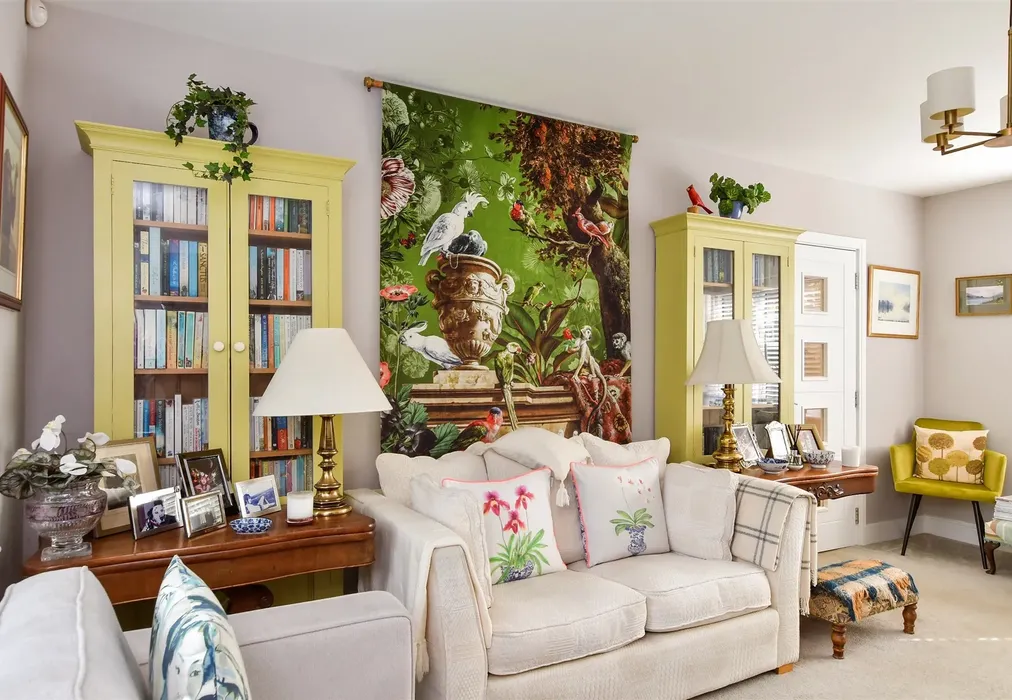 Internal Lifestyle Photograph - Mantell Close, Newick, Lewes, East Sussex - Wards of Kent