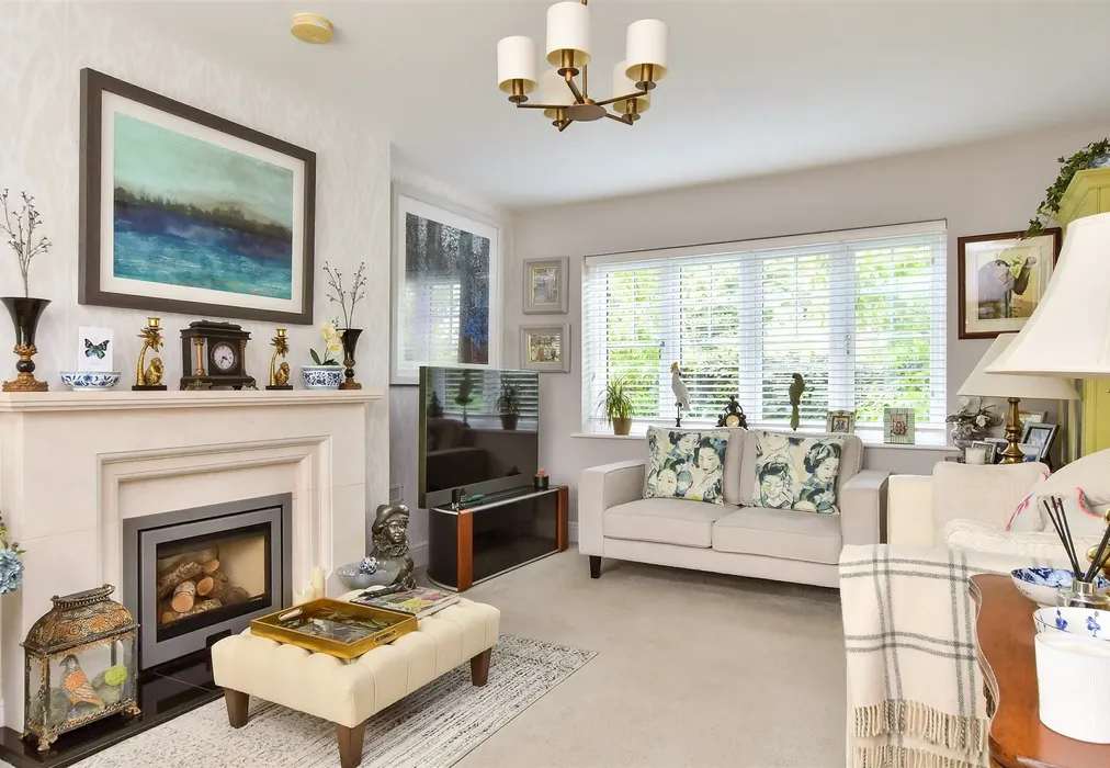 Lounge - Mantell Close, Newick, Lewes, East Sussex - Wards of Kent