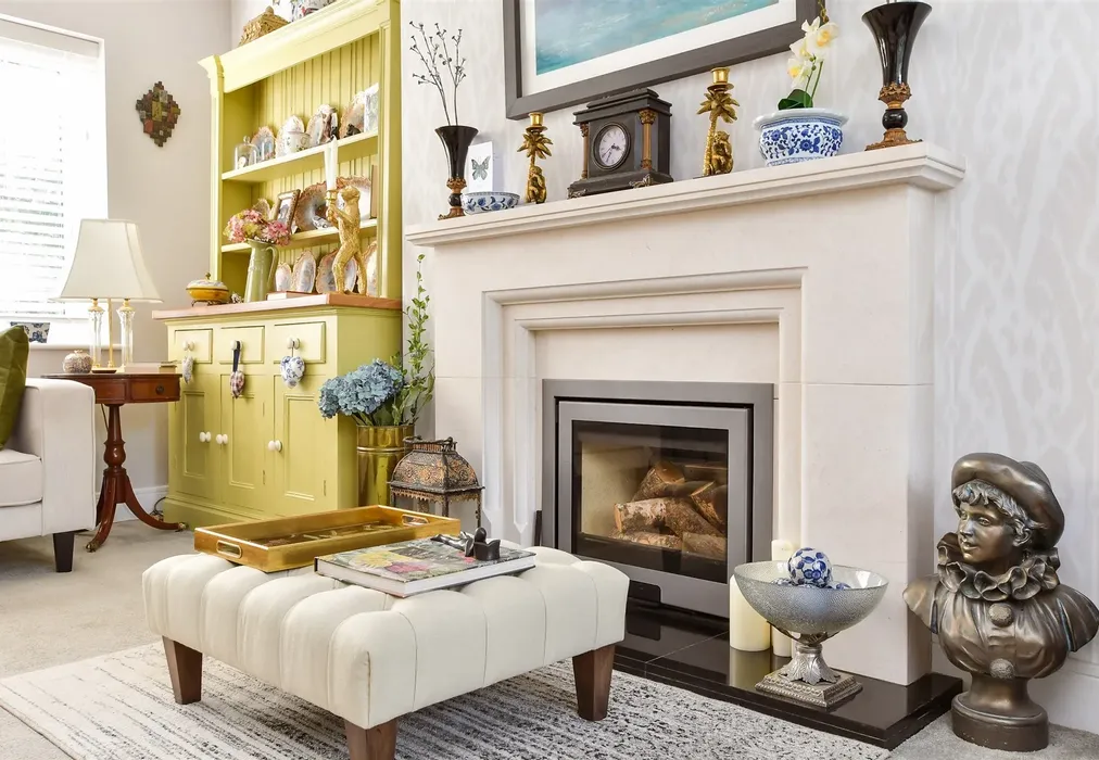 Internal Lifestyle Photograph - Mantell Close, Newick, Lewes, East Sussex - Wards of Kent