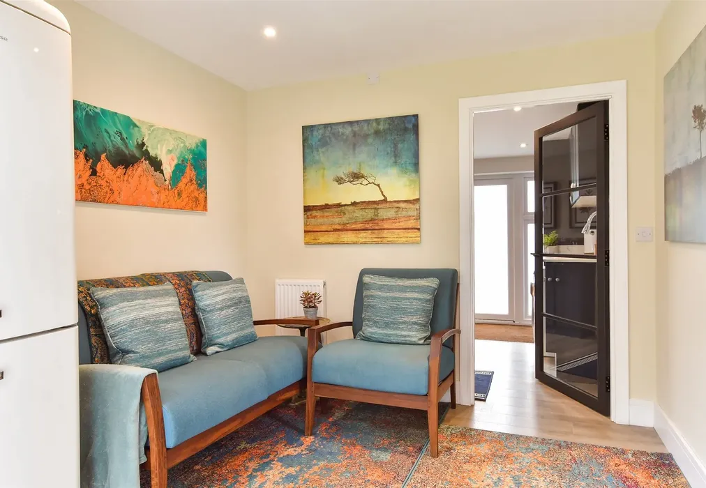 Snug - Mantell Close, Newick, Lewes, East Sussex - Wards of Kent