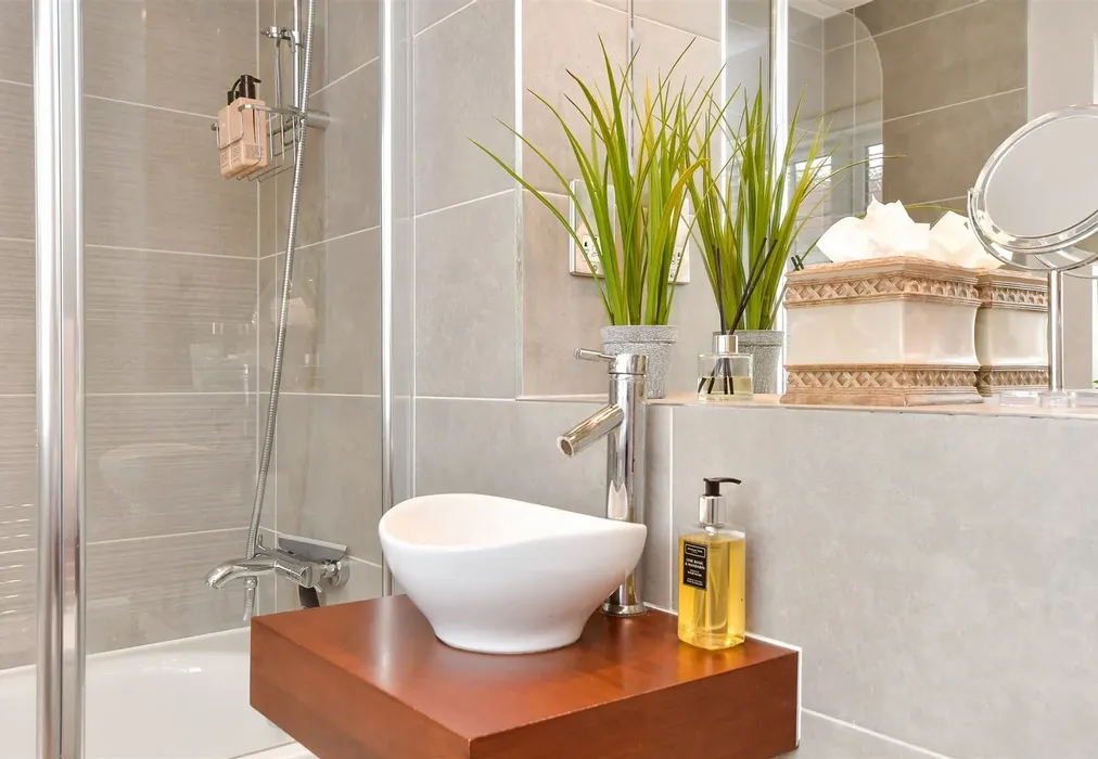 Internal Lifestyle Photograph - Mantell Close, Newick, Lewes, East Sussex - Wards of Kent