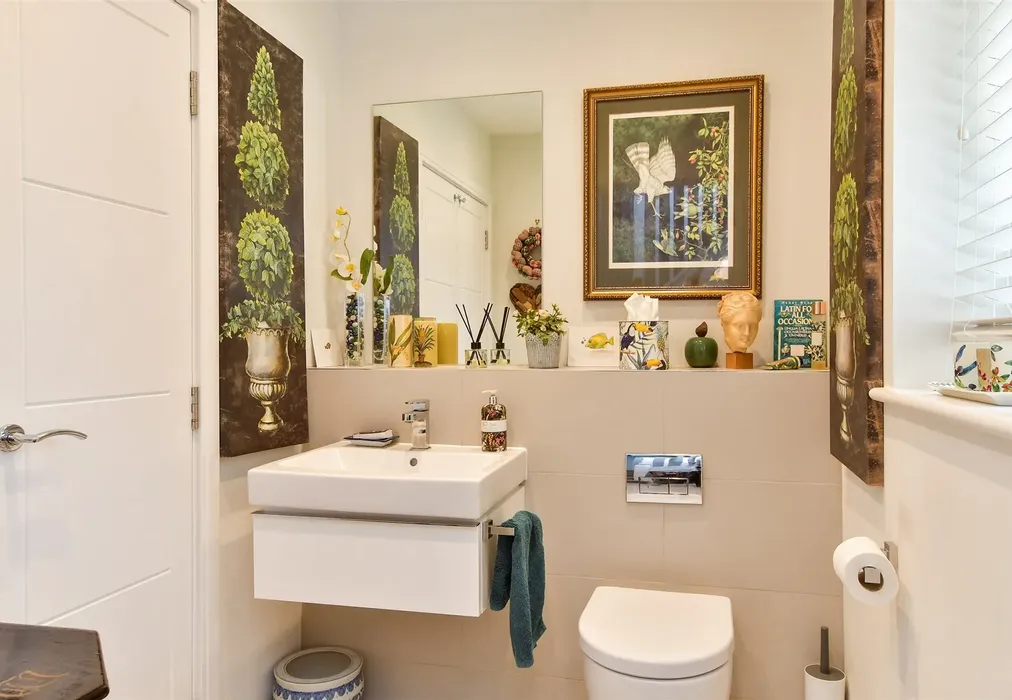 Cloakroom - Mantell Close, Newick, Lewes, East Sussex - Wards of Kent