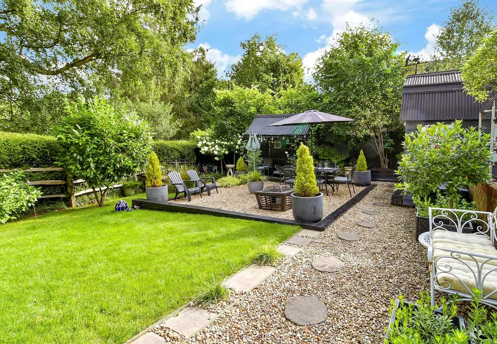 Rear Garden - Mantell Close, Newick, Lewes, East Sussex - Wards of Kent