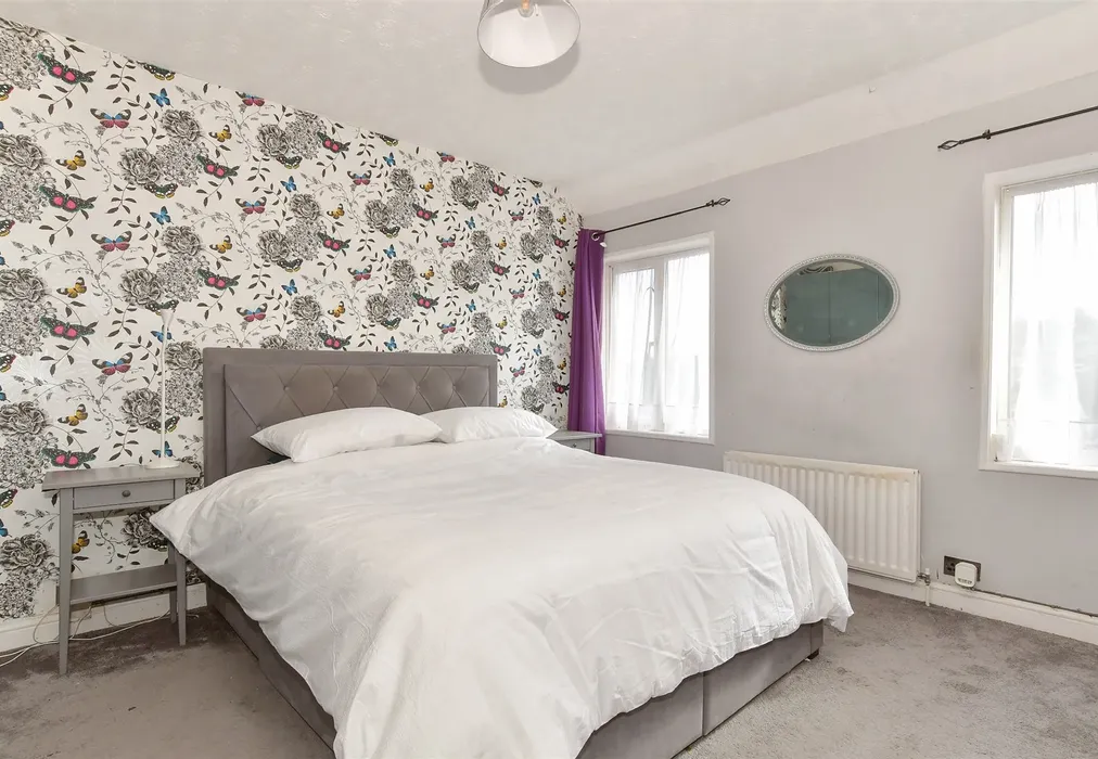 Bedroom 1 - Fleet Road, Rochester, Kent - Wards of Kent