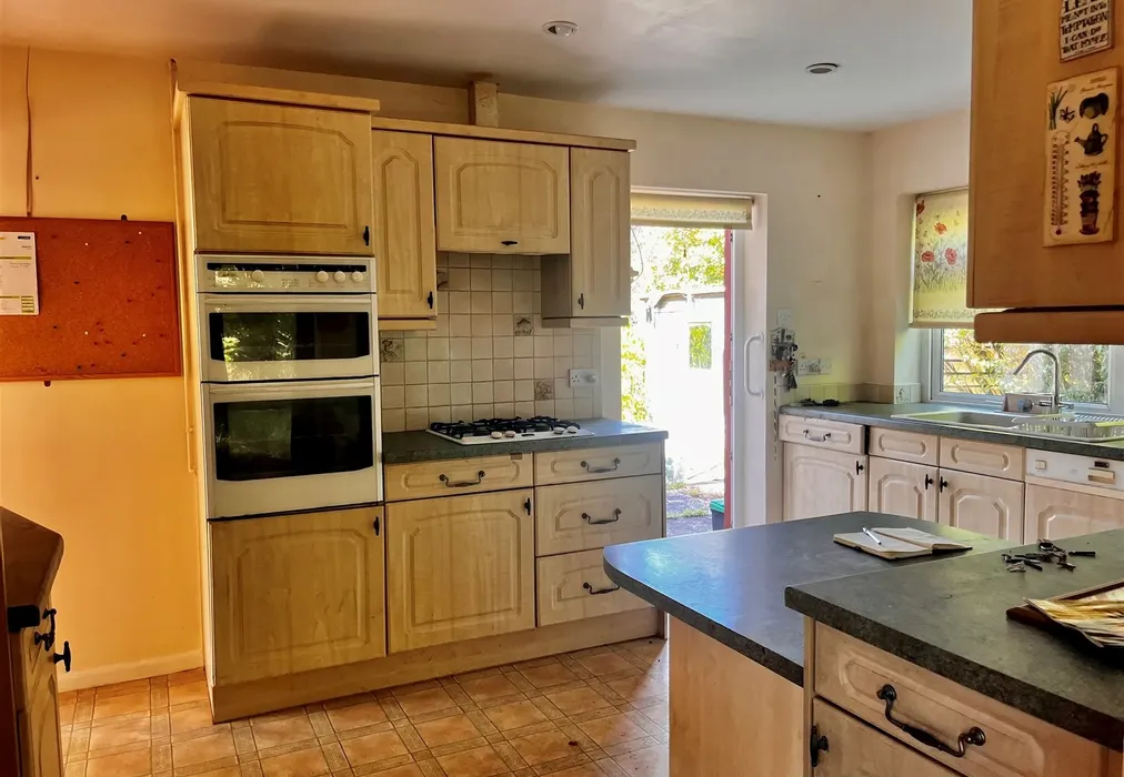Kitchen - Thakeham Road, Storrington, Pulborough, West Sussex - Wards of Kent