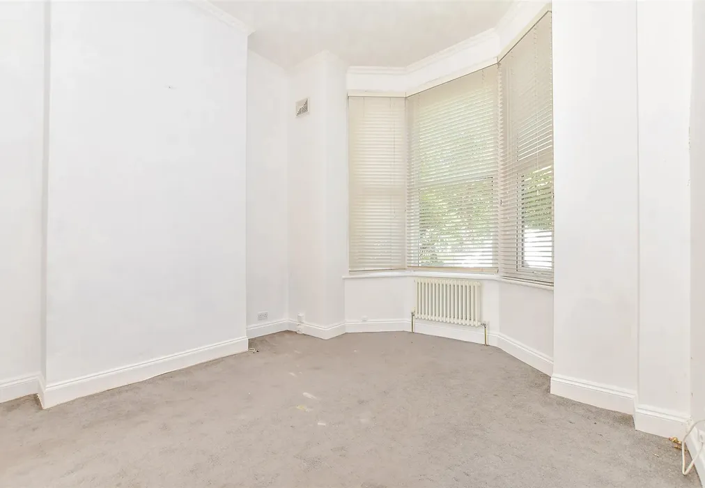 Lounge - Waverley Road, Southsea, Hampshire - Wards of Kent