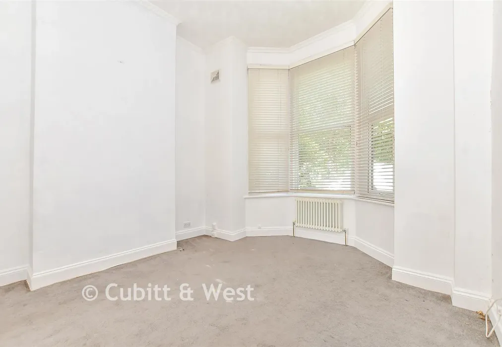 Lounge - Waverley Road, Southsea, Hampshire - Wards of Kent