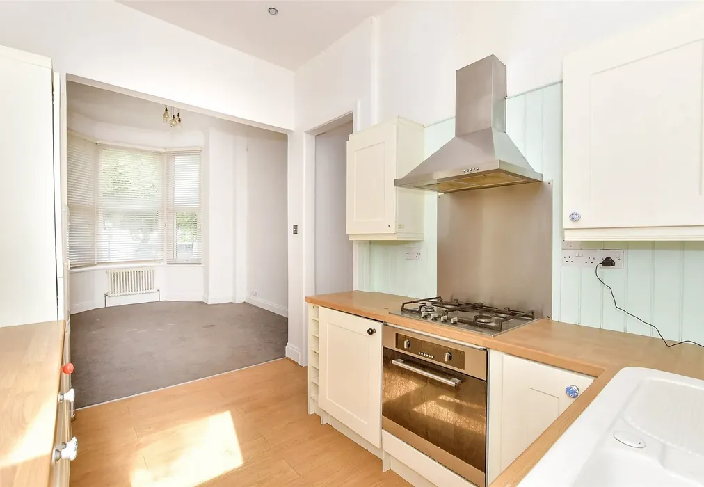 Kitchen - Waverley Road, Southsea, Hampshire - Wards of Kent