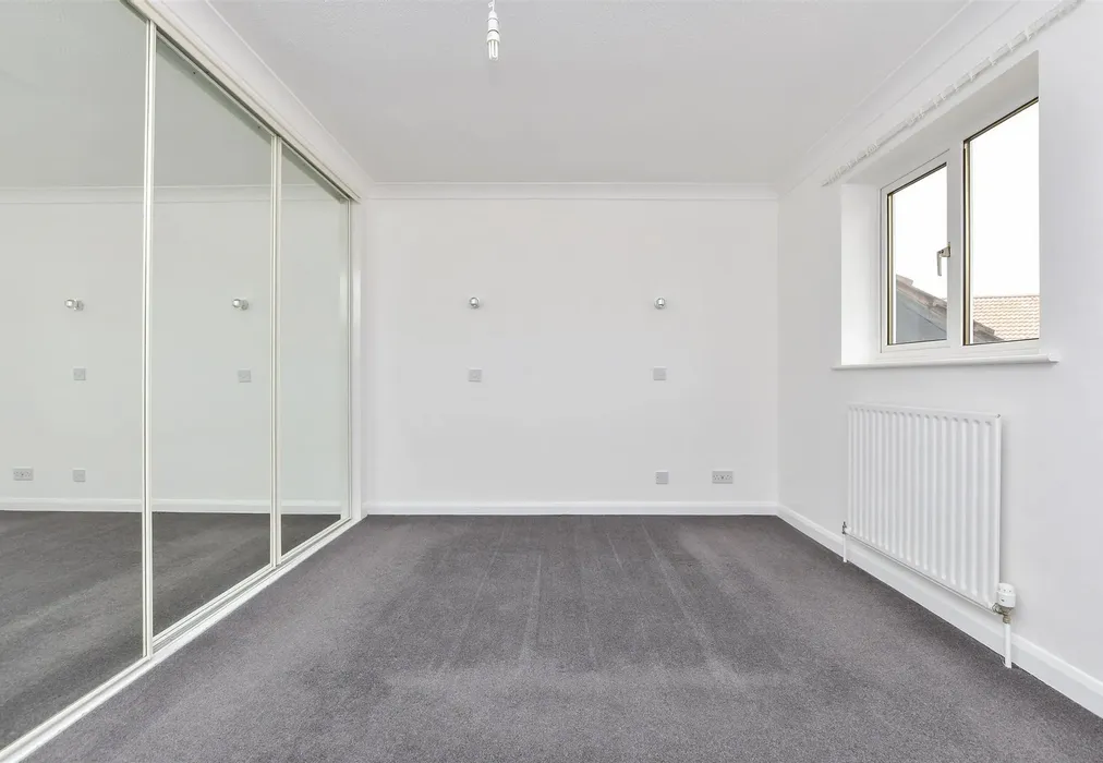Bedroom 1 - Grange Way, Broadstairs, Kent - Wards of Kent