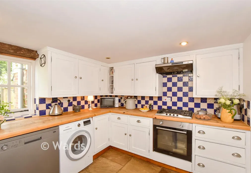 Kitchen - Front Road, Woodchurch, Ashford, Kent - Wards of Kent