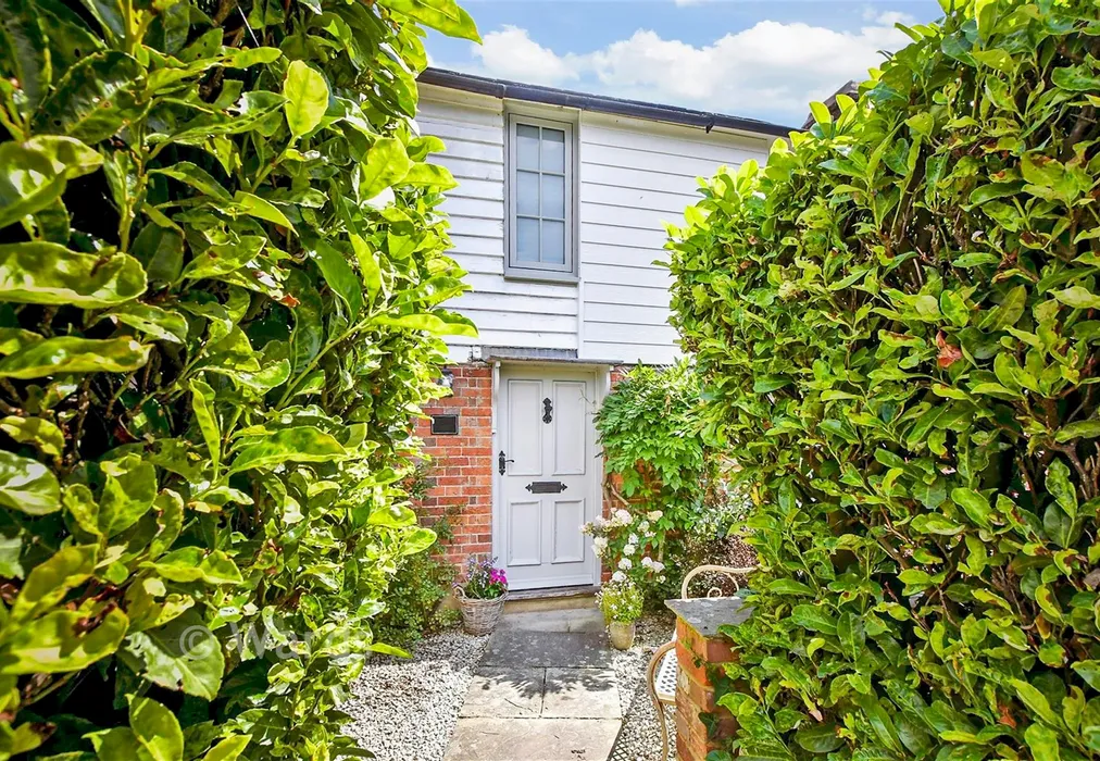 External Lifestyle Photograph - Front Road, Woodchurch, Ashford, Kent - Wards of Kent