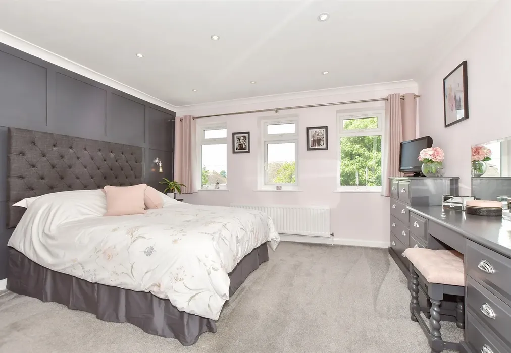 Bedroom 1 - Lower Sands, Dymchurch, Kent - Wards of Kent