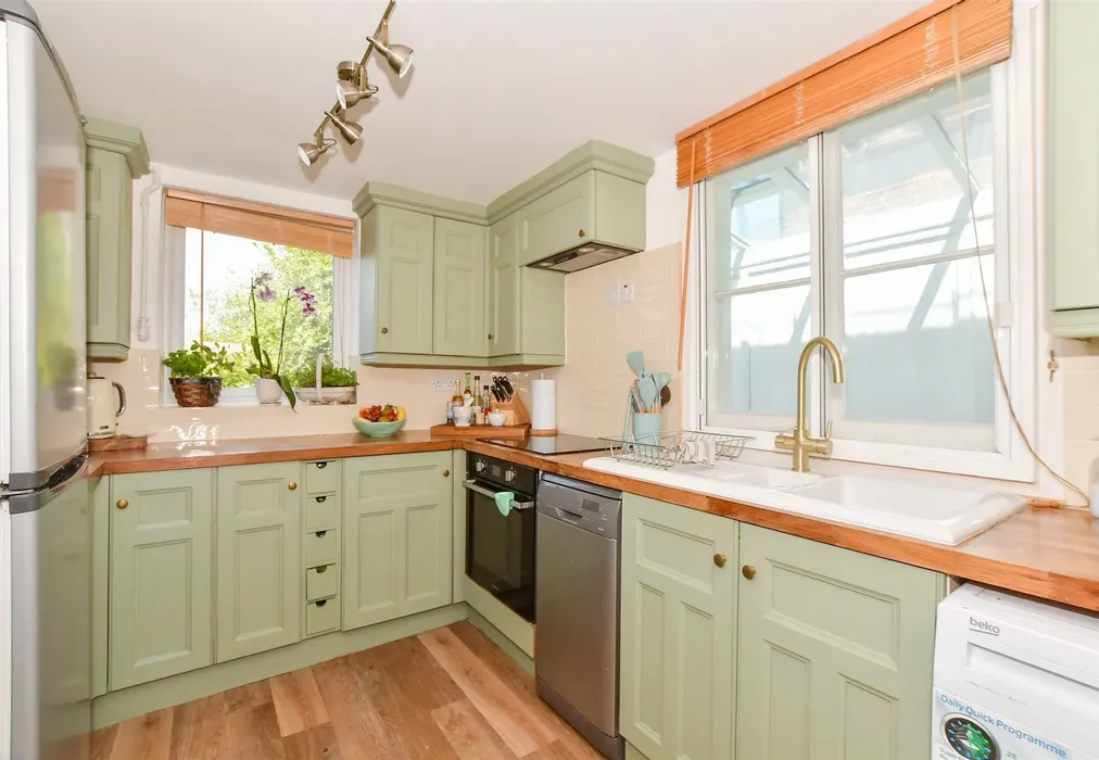 Kitchen - New Cottages, Five Ashes, Mayfield, East Sussex - Wards of Kent