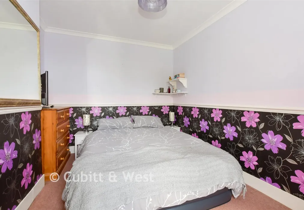 Bedroom 2 - New Cottages, Five Ashes, Mayfield, East Sussex - Wards of Kent