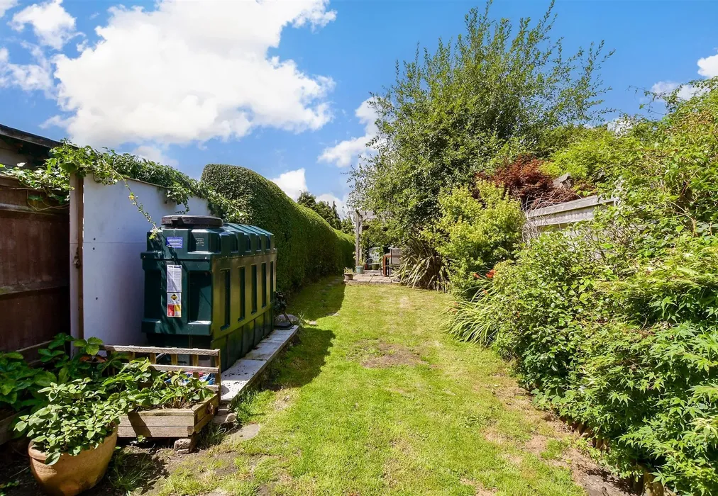Rear Garden - New Cottages, Five Ashes, Mayfield, East Sussex - Wards of Kent