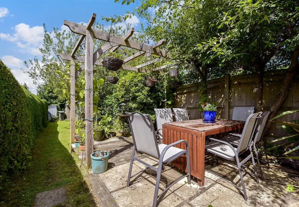 Rear Garden - New Cottages, Five Ashes, Mayfield, East Sussex - Wards of Kent