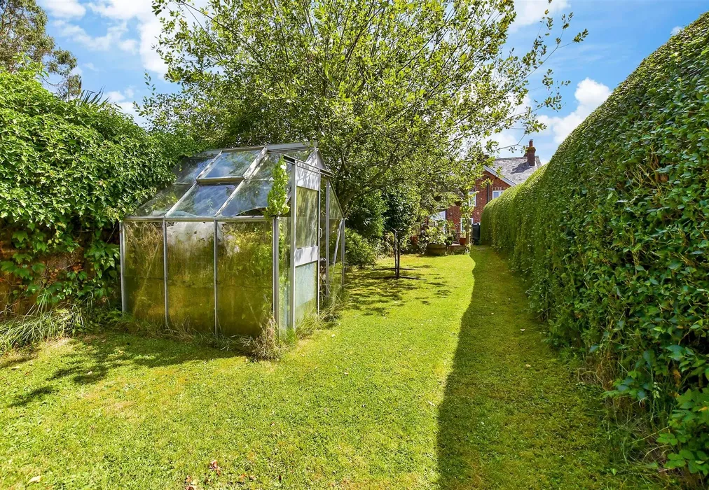 Rear Garden - New Cottages, Five Ashes, Mayfield, East Sussex - Wards of Kent