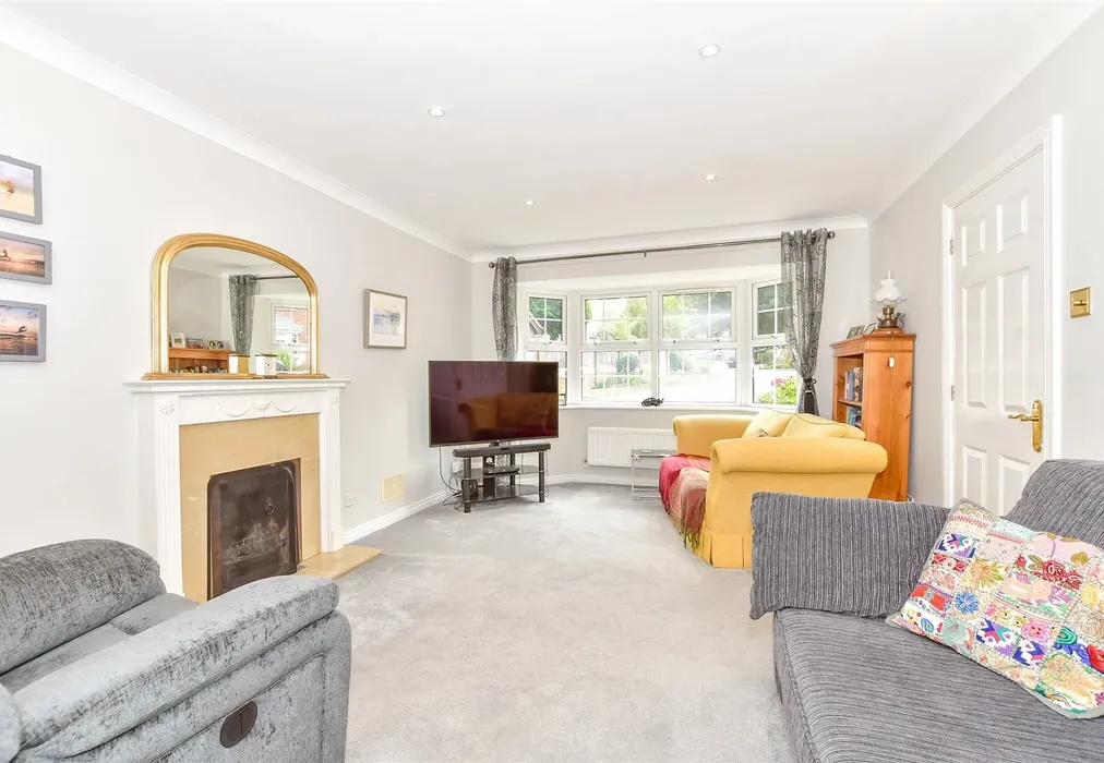 Lounge - Claremont Gardens, Waterlooville, Hampshire - Wards of Kent