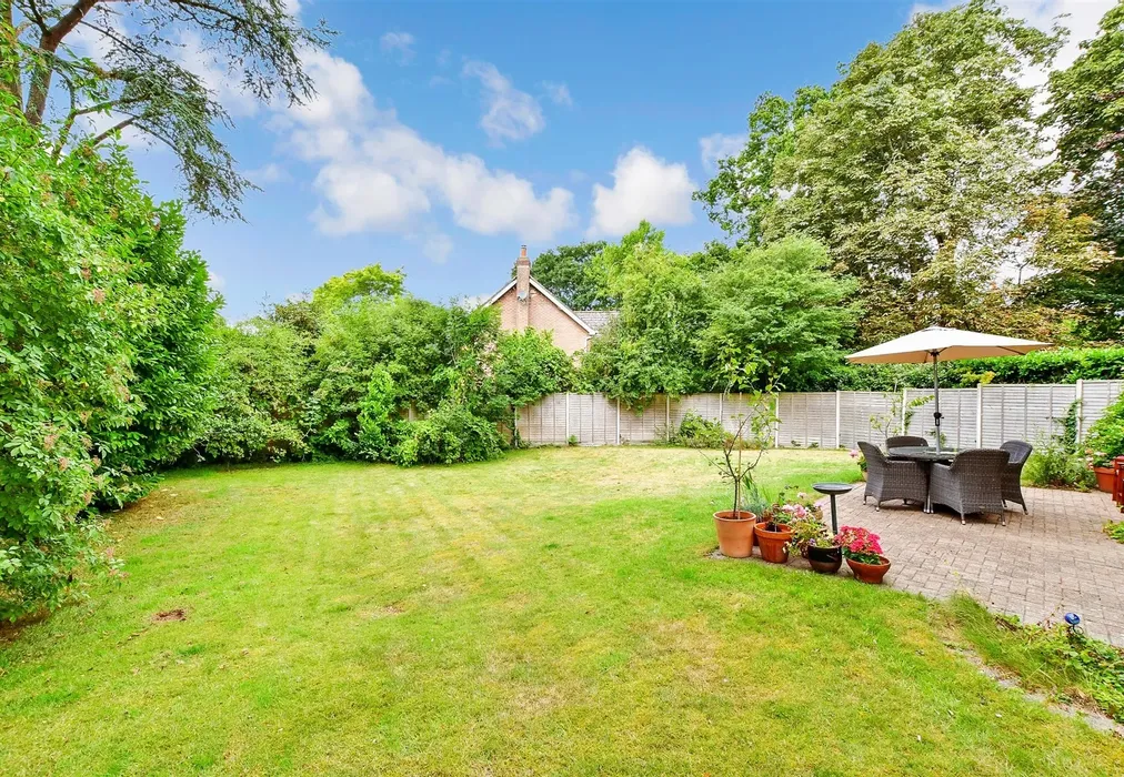 Rear Garden - Claremont Gardens, Waterlooville, Hampshire - Wards of Kent