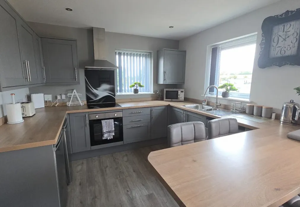 Kitchen - Yaverland Road, Sandown, Isle of Wight - Wards of Kent