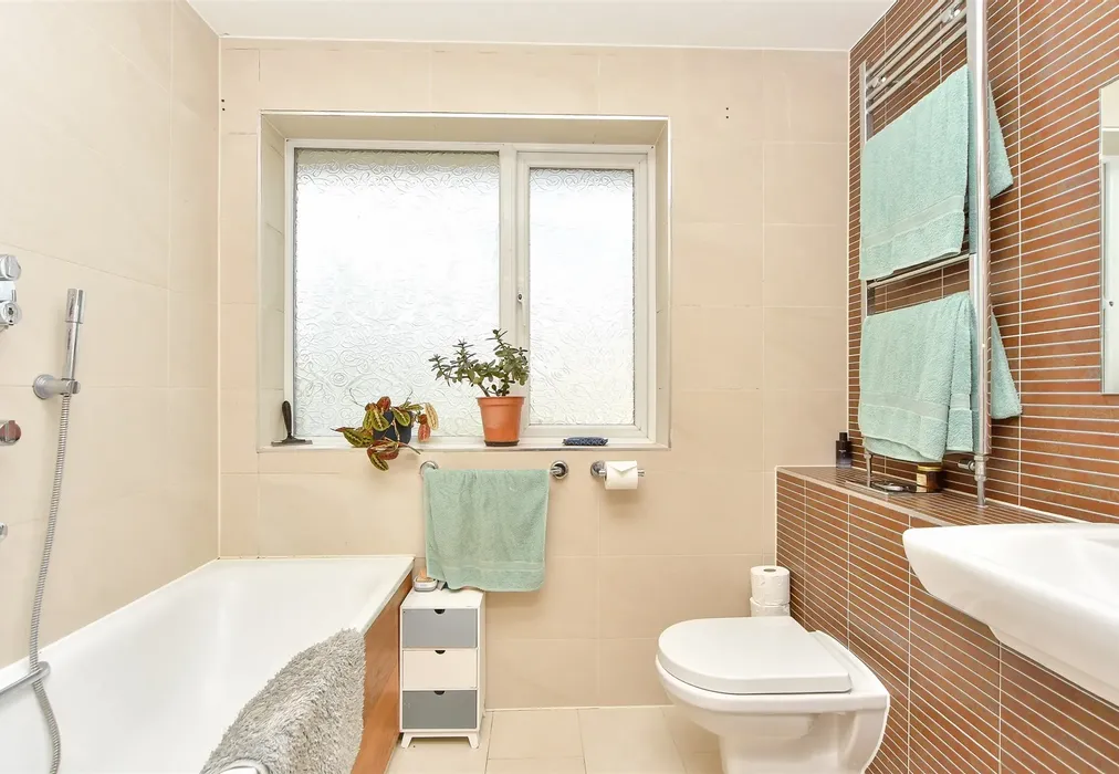 Bathroom - Bloors Lane, Rainham, Gillingham, Kent - Wards of Kent