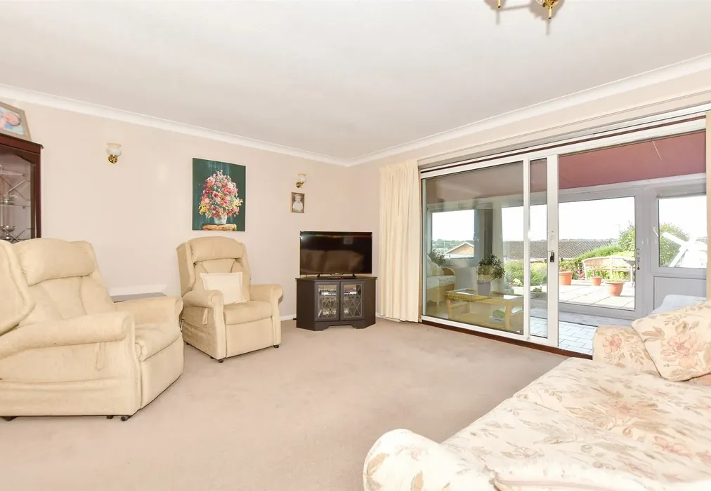 Lounge - Birkdale Drive, Folkestone, Kent - Wards of Kent