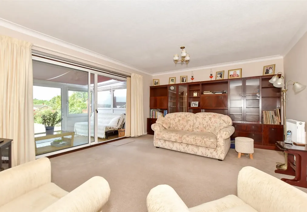 Lounge - Birkdale Drive, Folkestone, Kent - Wards of Kent