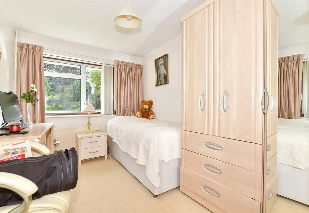 Bedroom 2 - Birkdale Drive, Folkestone, Kent - Wards of Kent