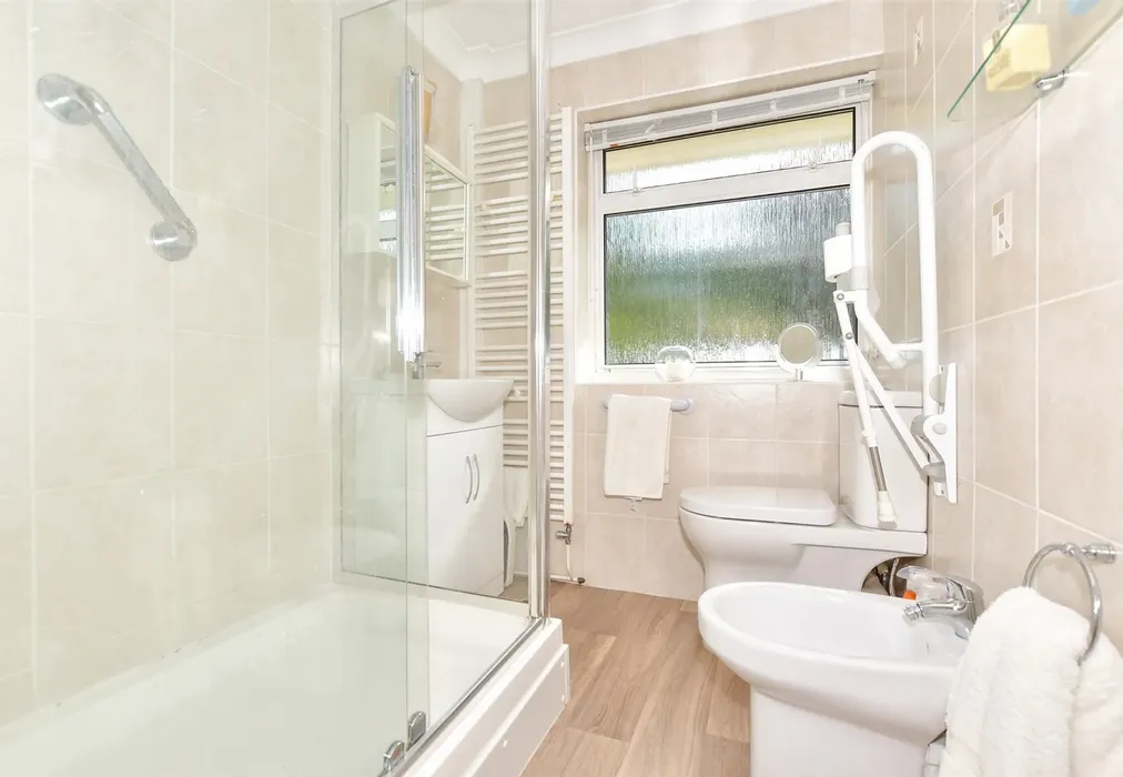 Shower Room - Birkdale Drive, Folkestone, Kent - Wards of Kent
