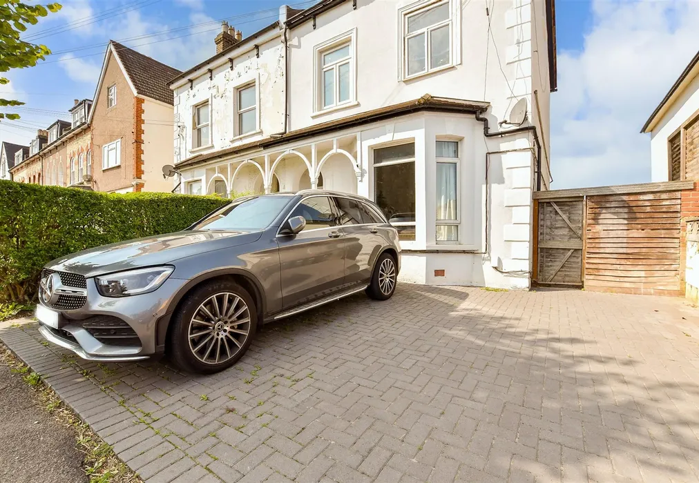 Driveway/Parking - Birchanger Road, London - Wards of Kent