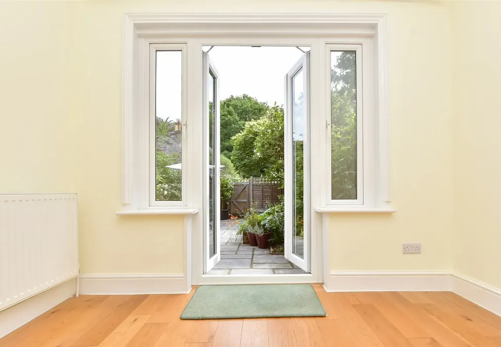 Dining Area - Spook Hill, North Holmwood, Dorking, Surrey - Wards of Kent