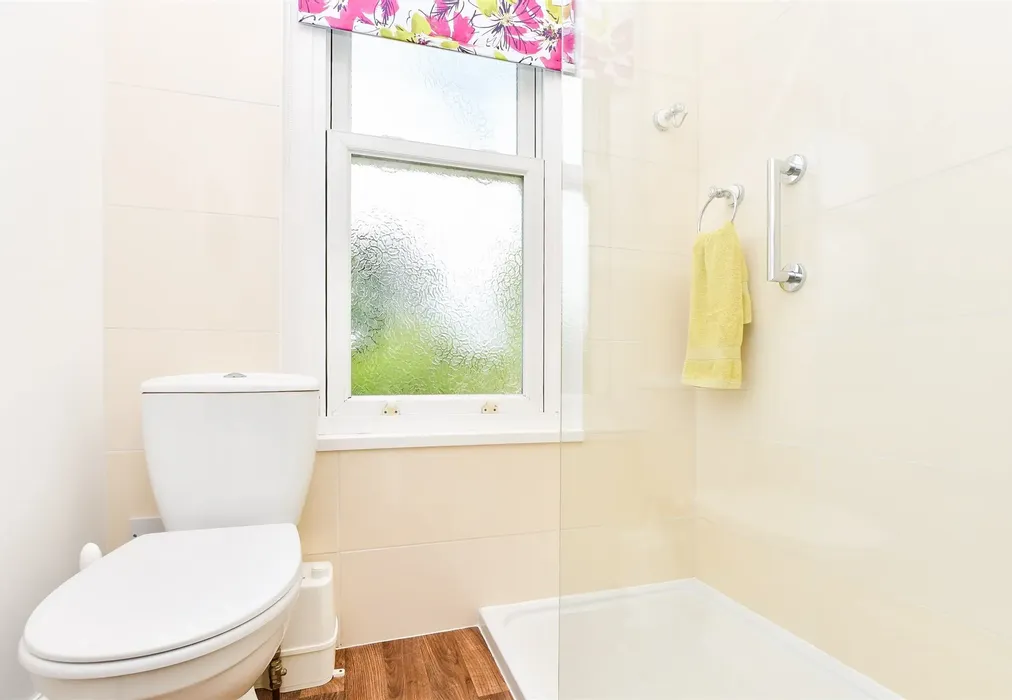 Bathroom - Spook Hill, North Holmwood, Dorking, Surrey - Wards of Kent