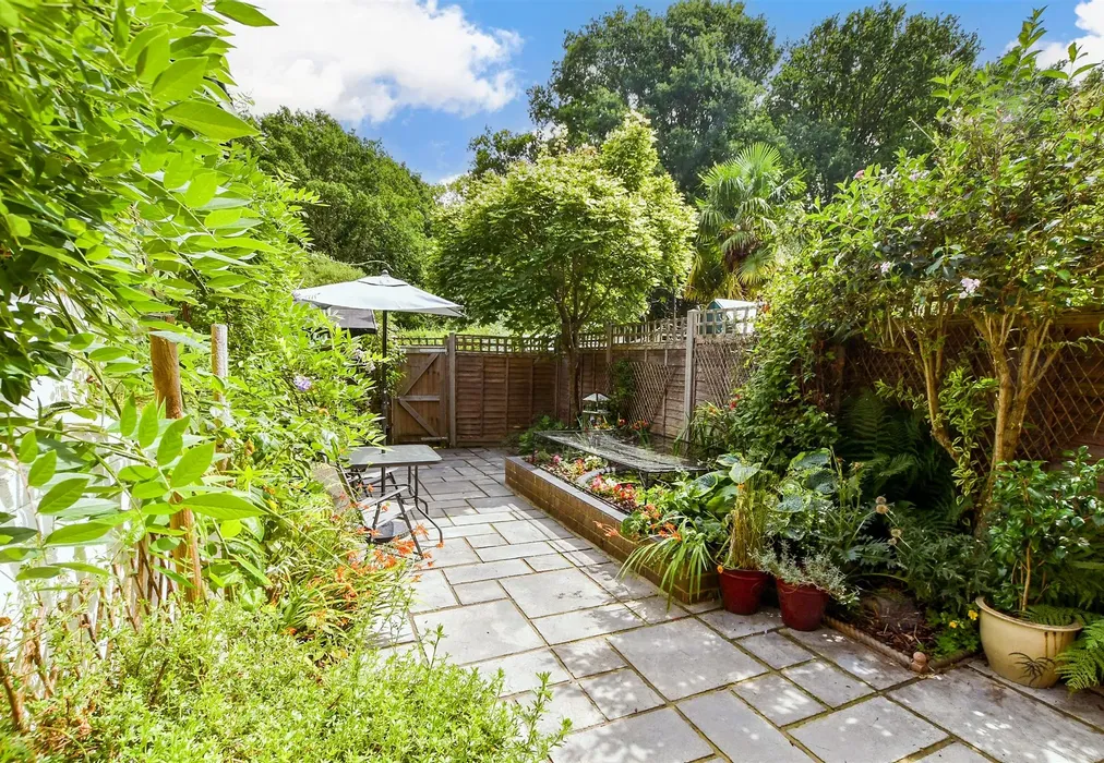 Rear Garden - Spook Hill, North Holmwood, Dorking, Surrey - Wards of Kent