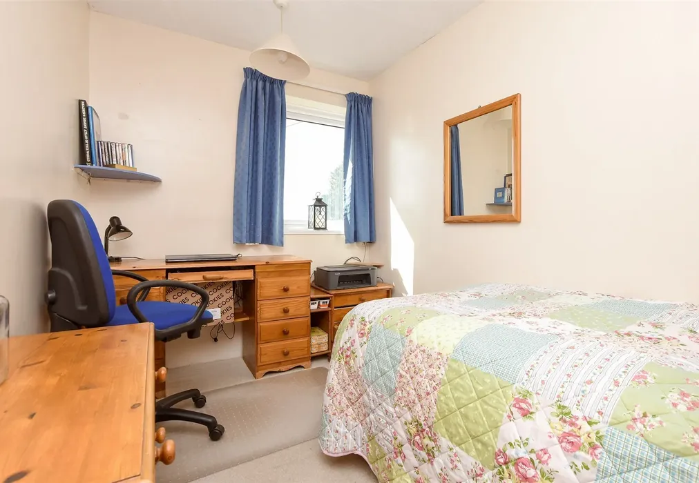 Bedroom 3 - Rough Rew, Dorking, Surrey - Wards of Kent