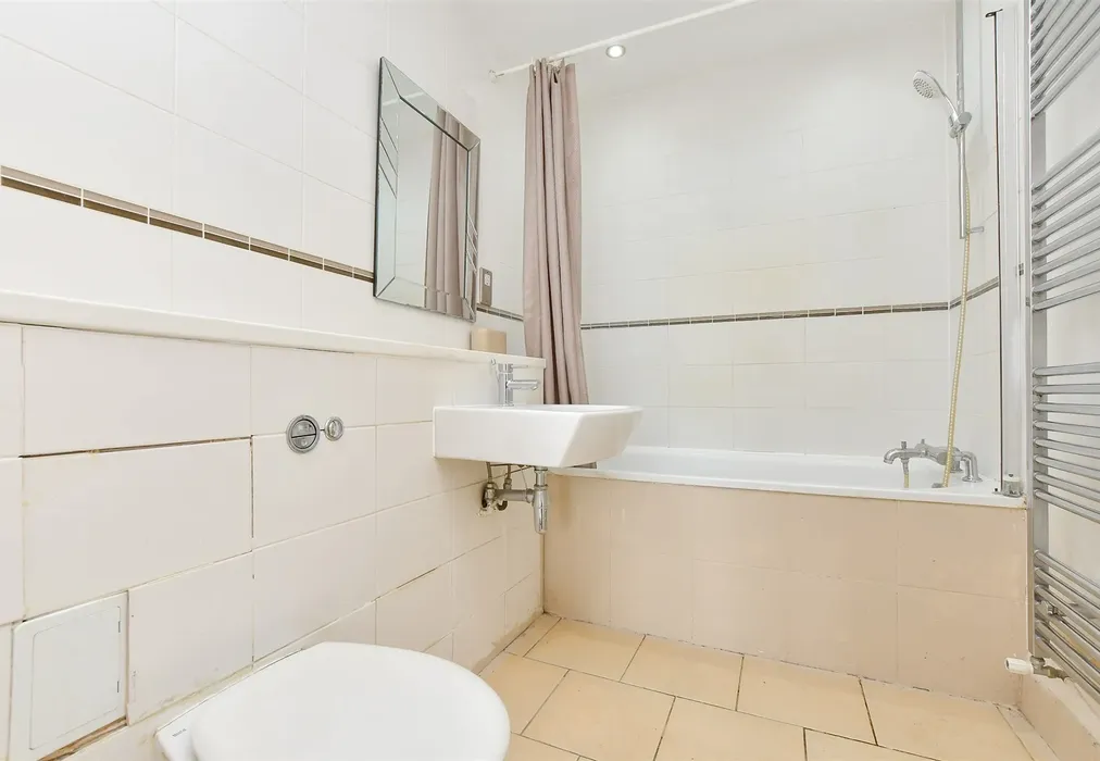 Bathroom - Masons Avenue, Croydon, Surrey - Wards of Kent