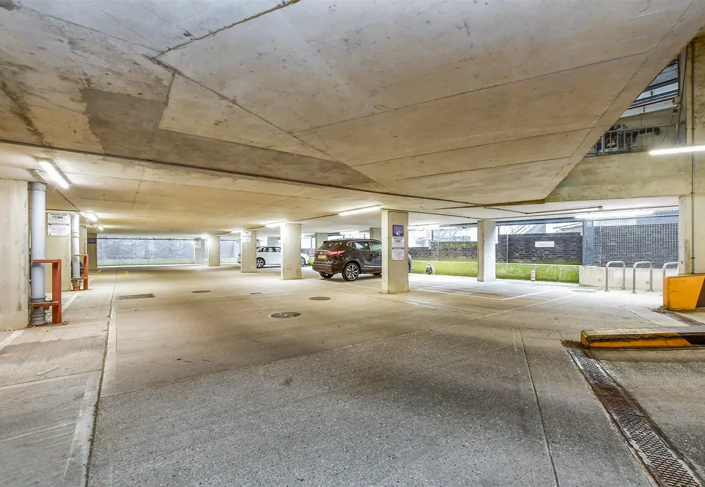 Garage - Masons Avenue, Croydon, Surrey - Wards of Kent