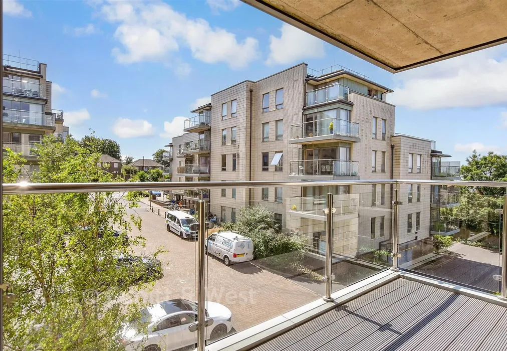 Balcony / Terrace - Pankhurst Avenue, Brighton, East Sussex - Wards of Kent