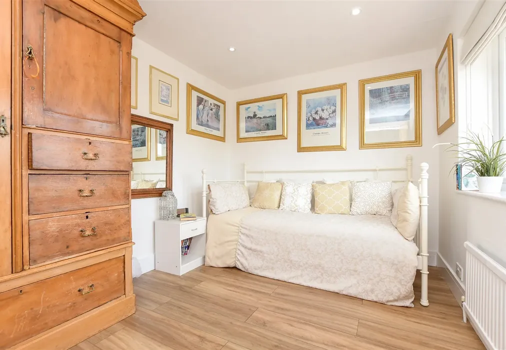 Bedroom 6 - Spencer Road, Caterham, Surrey - Wards of Kent