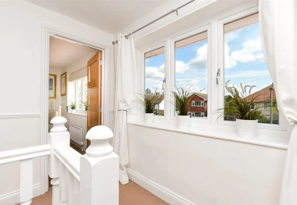 Internal Lifestyle Photograph - Spencer Road, Caterham, Surrey - Wards of Kent