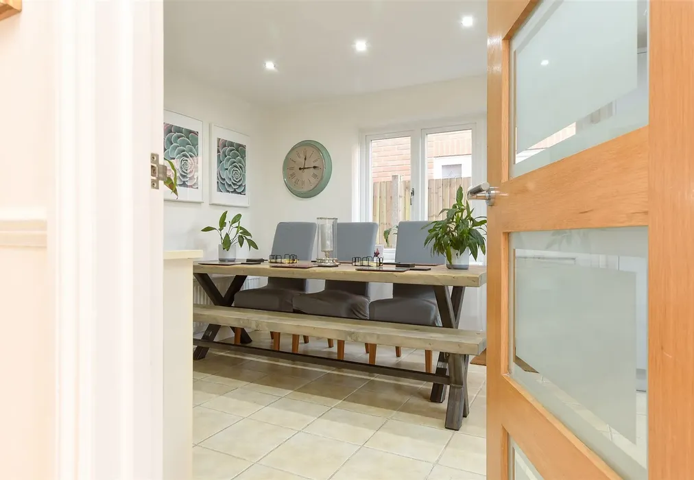 Internal Lifestyle Photograph - Spencer Road, Caterham, Surrey - Wards of Kent