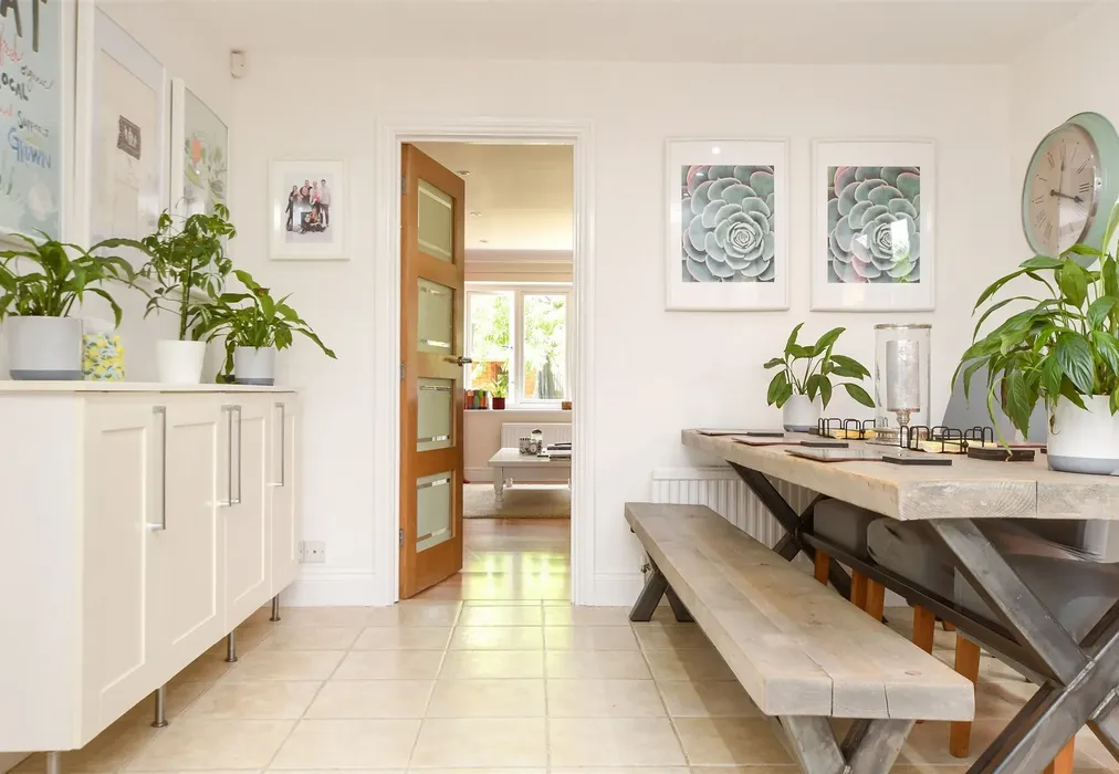 Internal Lifestyle Photograph - Spencer Road, Caterham, Surrey - Wards of Kent