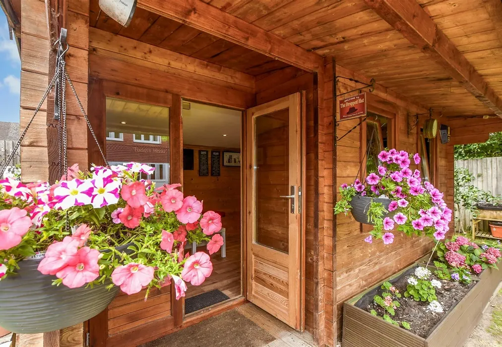 External Lifestyle Photograph - Spencer Road, Caterham, Surrey - Wards of Kent