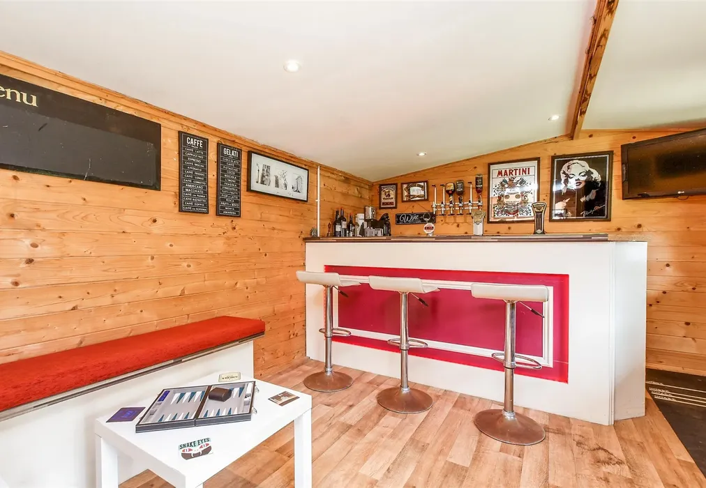 Workshop/Outbuildings - Spencer Road, Caterham, Surrey - Wards of Kent