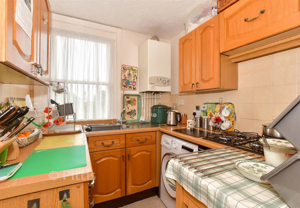 Kitchen - Ashey Road, Ryde, Isle of Wight - Wards of Kent