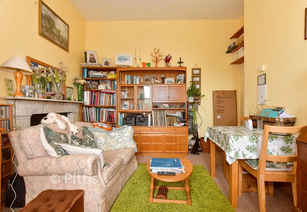 Lounge - Ashey Road, Ryde, Isle of Wight - Wards of Kent