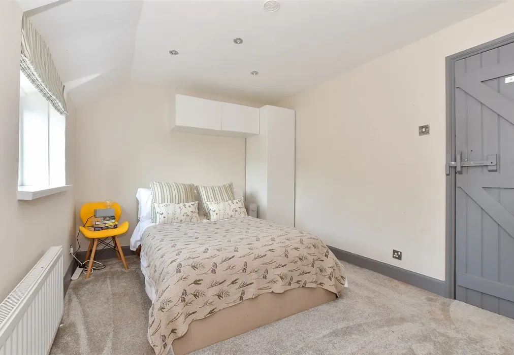 Bedroom 3 - Main Road, Brighstone, Isle of Wight - Wards of Kent