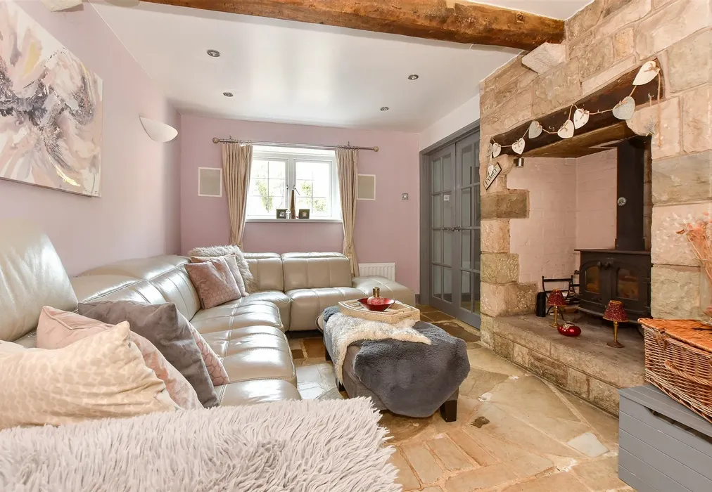 Sitting Room - Main Road, Brighstone, Isle of Wight - Wards of Kent