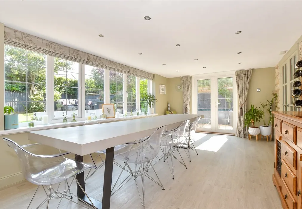 Dining Room - Main Road, Brighstone, Isle of Wight - Wards of Kent