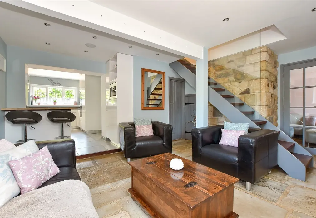 Lounge - Main Road, Brighstone, Isle of Wight - Wards of Kent