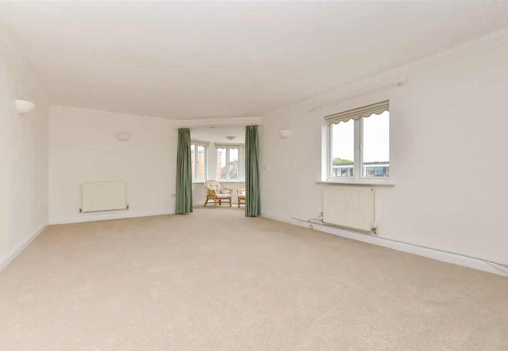 Lounge - Wingfield Court, Banstead, Surrey - Wards of Kent